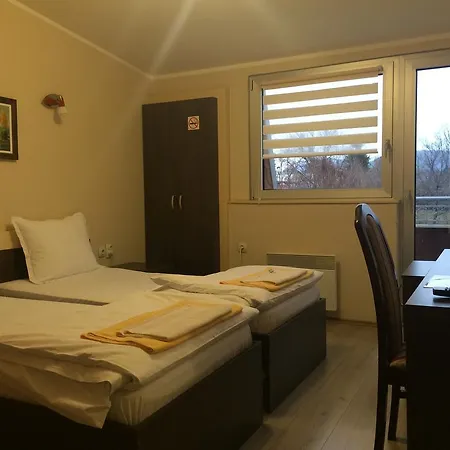 Prenociste Gazela Πίροτ