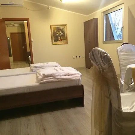 Prenociste Gazela 住宿加早餐酒店 皮罗特